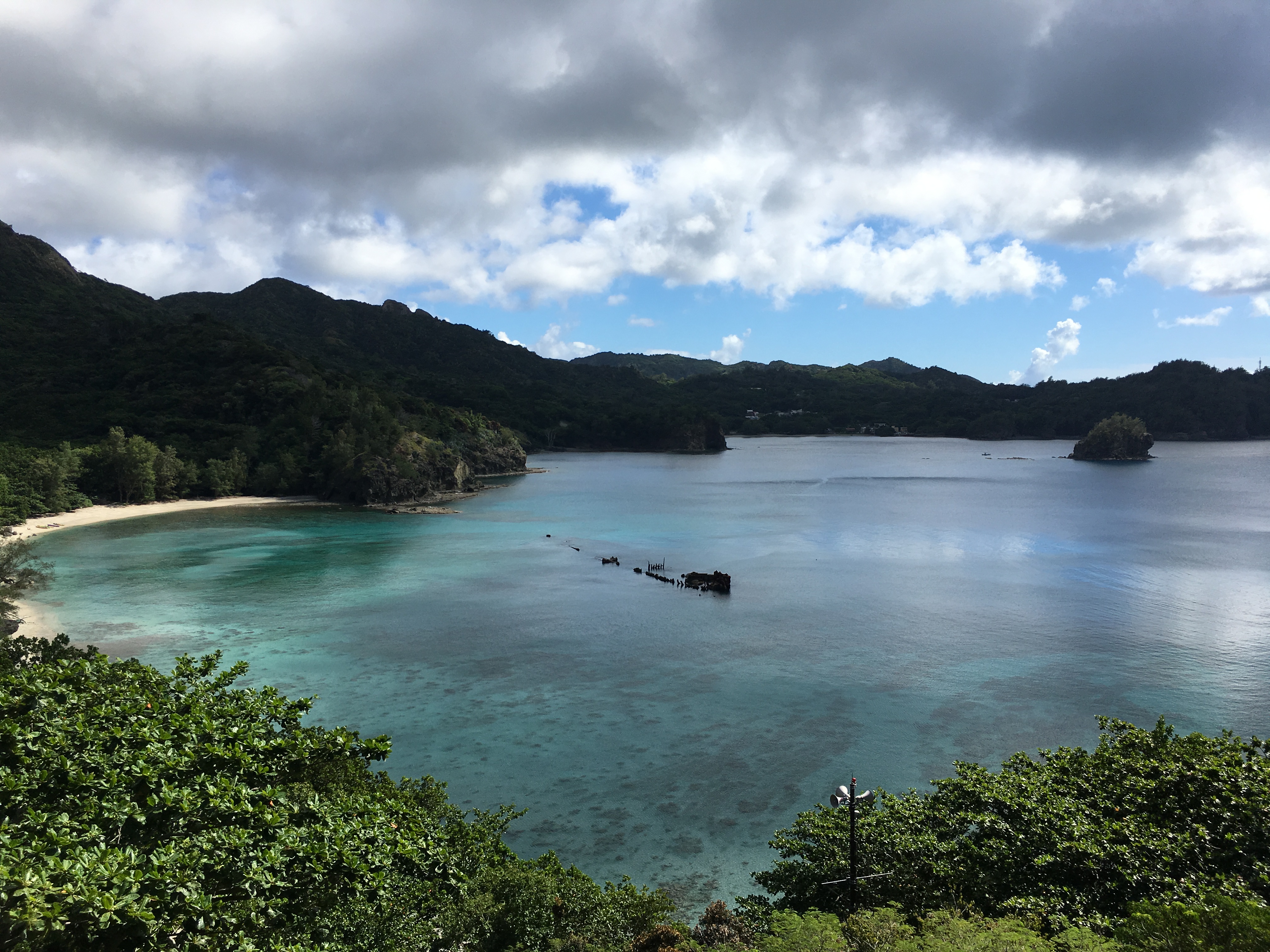 父島の入り江パノラマ